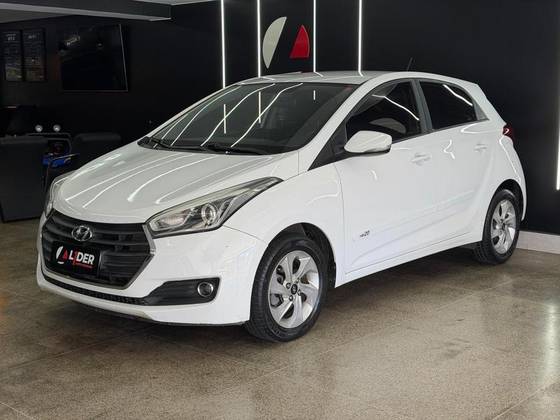 HYUNDAI HB20 1.6 COMFORT PLUS 16V FLEX 4P AUTOMÁTICO HYUNDAI HB20 1.6 COMFORT PLUS 16V FLEX 4P AUTOMÁTICO
